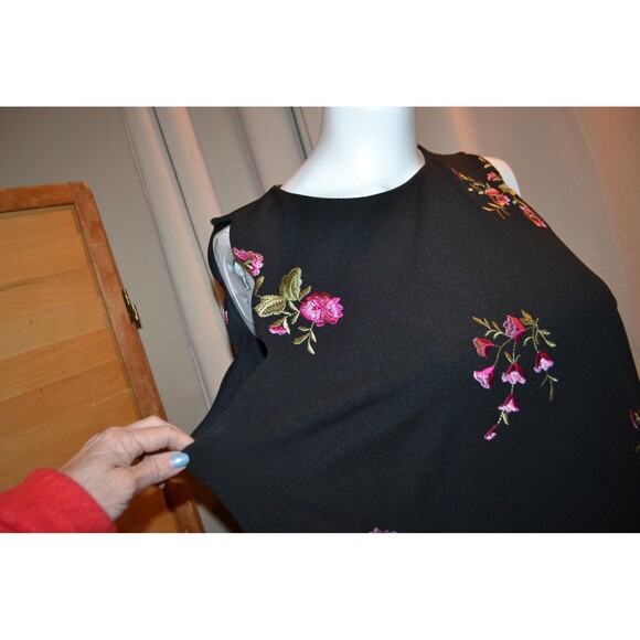 Vintage Dress A-line Black with Floral Embroidery - Picture 3 of 6